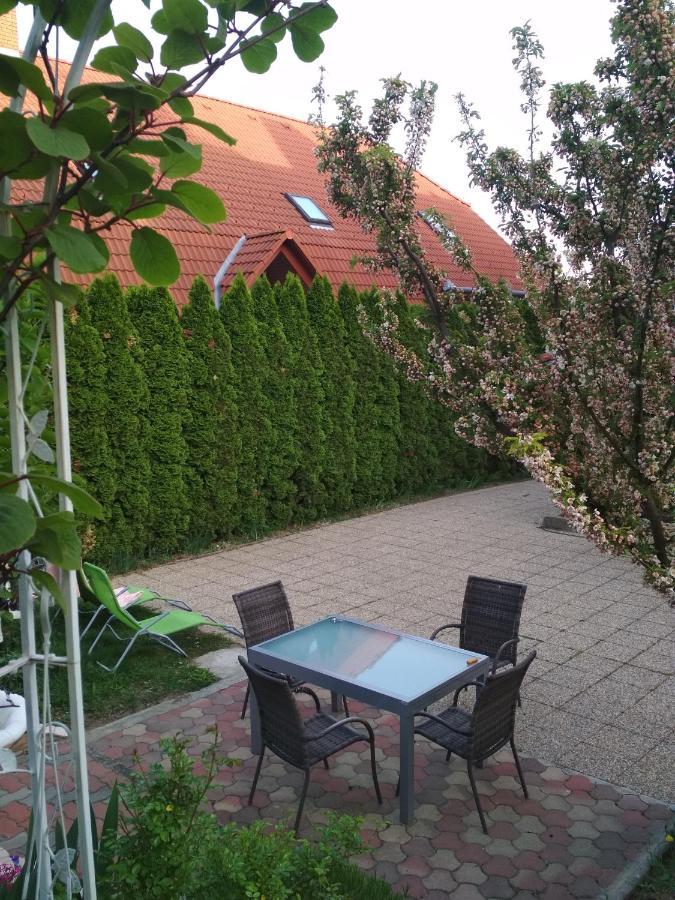 Valloris Apartments Heviz Bagian luar foto