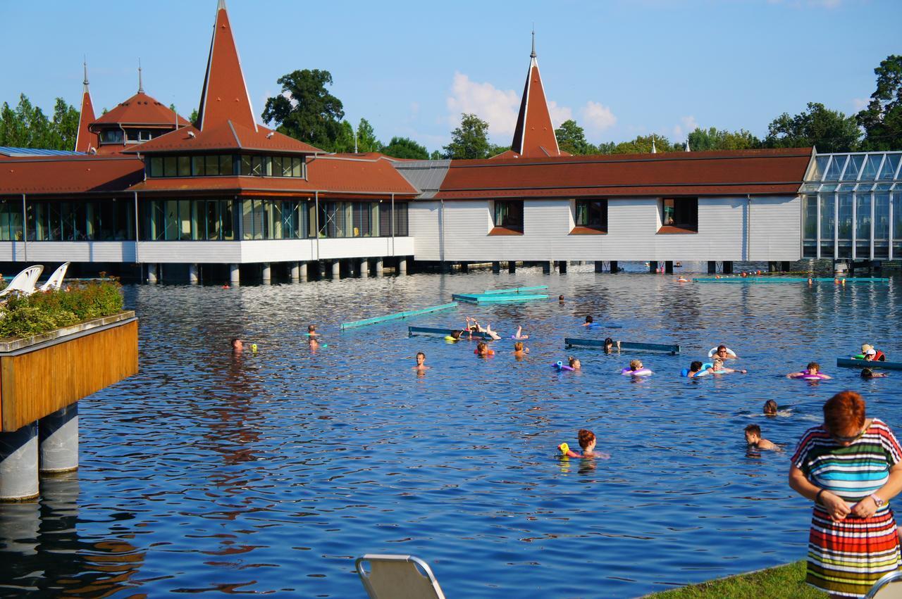 Valloris Apartments Heviz Bagian luar foto