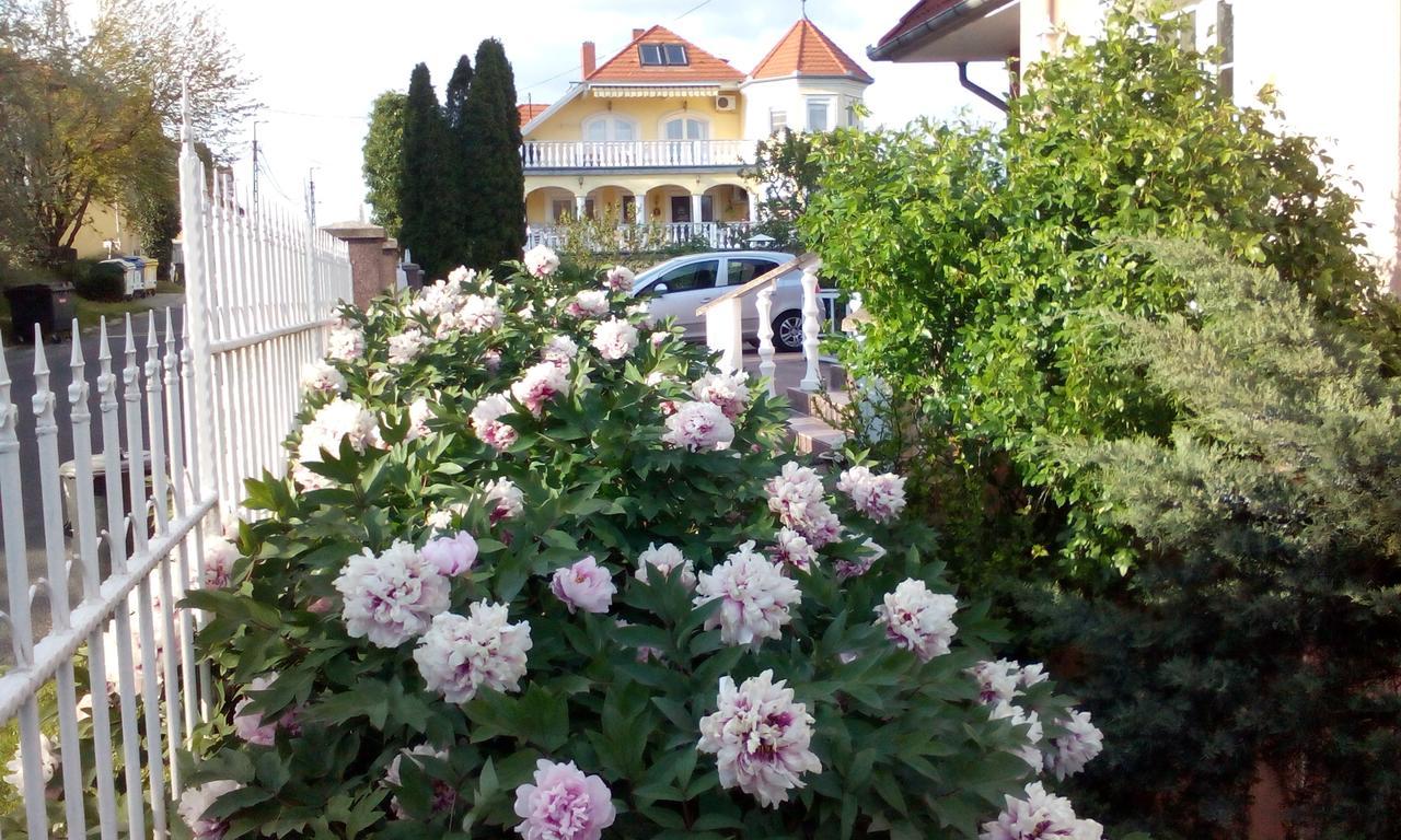Valloris Apartments Heviz Bagian luar foto